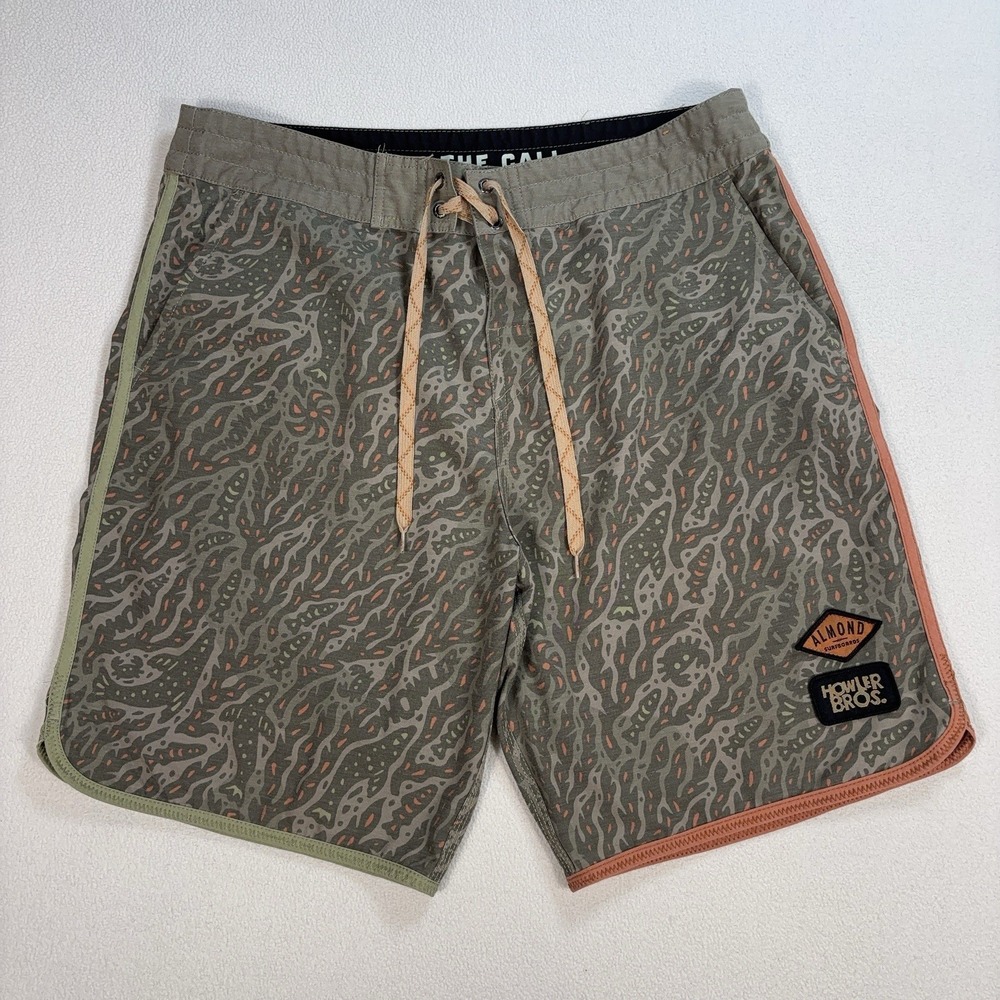 Howler Brothers Almond Surfboards Bruja Boardshorts Men's 34 Light Green Pattern